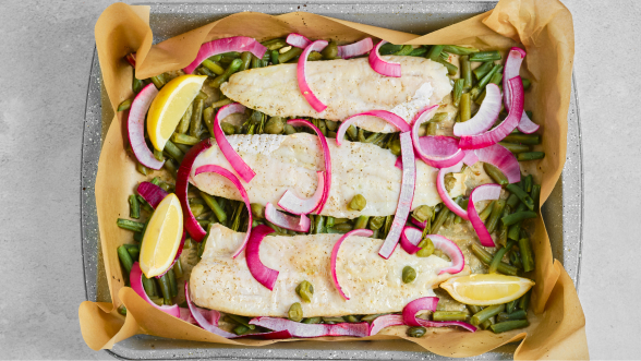 Papillote de corvina al horno: receta ligera con verduras