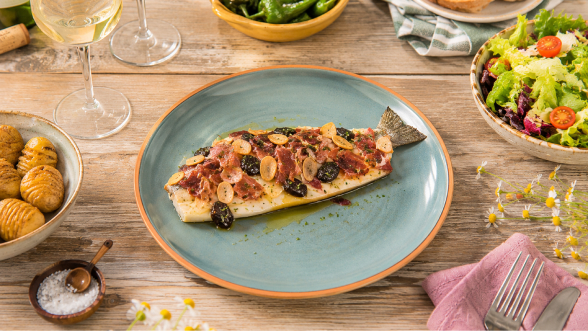 Trucha asalmonada con jamón y ajo negro: receta fácil en 10 minutos