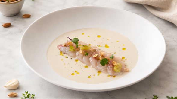 Ajoblanco con carpaccio de Corvina
