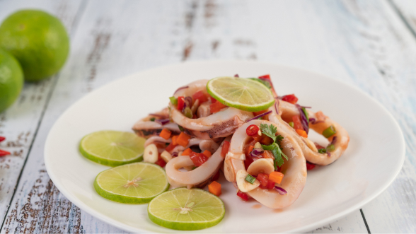 Calamares encebollados: receta fácil con cebolla caramelizada