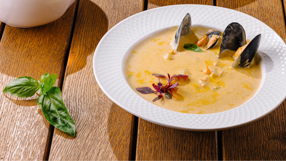 Crema de mejillones al curry: receta fácil, cremosa y llena de sabor