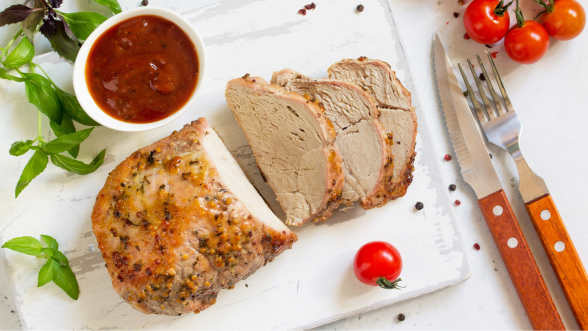 Solomillo de cerdo con salsa de frutos rojos: receta festiva fácil