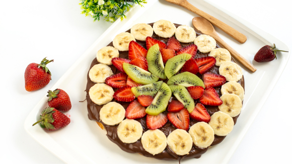 Tarta de hojaldre con kiwi, plátano y fresa