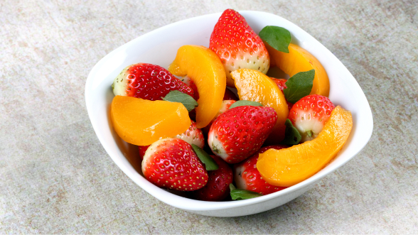 Salteado de melocotones y fresas: receta fácil para un desayuno dulce y saludable