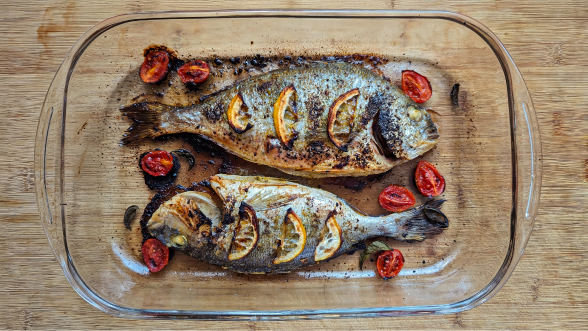 Dorada al horno con verduras: receta fácil para una comida especial