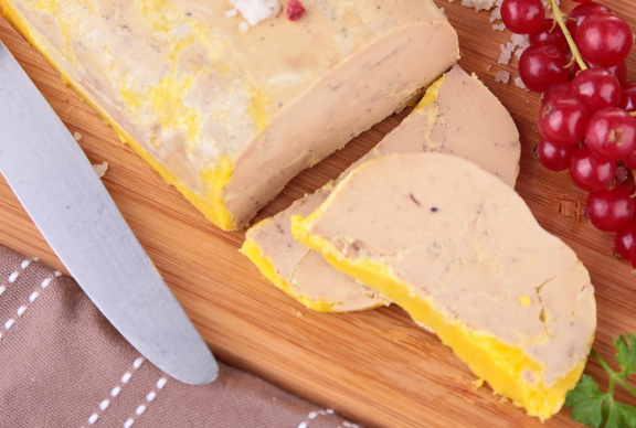 Foie micuit en tabla de madera