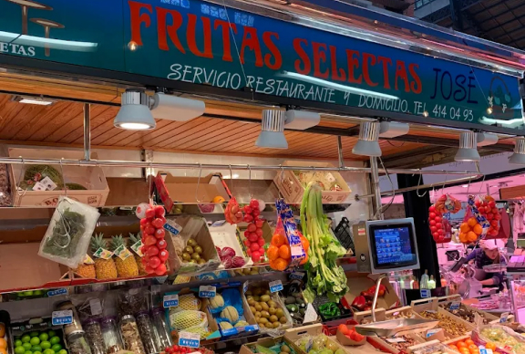 La parada Frutas Selectas José del Mercat de Galvany