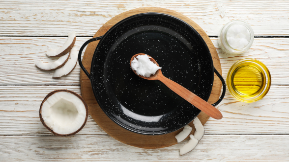 Aceite de coco para cocinar: cómo usarlo y en qué recetas